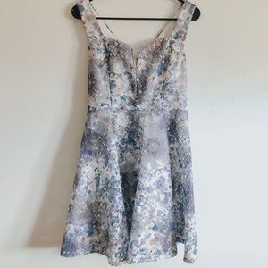 Zip up dress size Medium